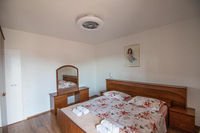 Apartment Zvjezdana Omis Exterior photo